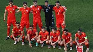 Die football association of wales (faw, walisisch: Uefa Euro 2020 Why Do Wales Do Odd Pre Match Team Photos Marca