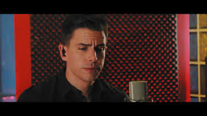 Ο ανερχόμενος άρης βανταράκης, που ξεχώρισε μέσα από το talent show rising star, κάνει το πρώτο του δισκογραφικό βήμα και μας παρουσιάζει το τραγούδι του με τίτλο «τα πήρες όλα». House Of Fame Aytoi Einai Oi 17 Spoydastes Ths Akadhmias