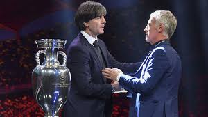 Didier deschamps (bayonne, franța, 15 octombrie 1968) este unul din cei mai mari mijlocași din istoria fotbalului, în prezent antrenor de fotbal. Low And Deschamps We Re Friends And We Re Sticking Together Dfb Deutscher Fussball Bund E V