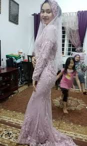 Secara isi bisa dikatakan sama. Baju Nikah Women S Fashion Bridal Wear On Carousell