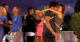 Face à mickael dos santos et ses experts, il s'est. Les Princes De L Amour Geoffrey Repart Bredouille Gilles Et Oxanna En Pleine Romance Toutelatele