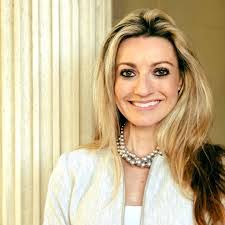 Deena Carr's Instagram, Twitter & Facebook