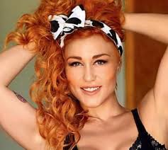 «τα πράγματα θα αλλάξουν όταν μιλήσουν όλοι, συνεχίζουμε». Phneloph Anastasopoyloy H Anarthsh Gia Ta Gene8lia Ths Kai To Dwro Toy Syzhgoy Ths In Gr