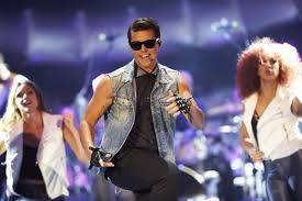 The song reached #5 in sweden. Eric Saade Hotter Than Fire At The Sopot Festival Scandipop Co Uk