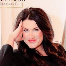 Tori Crocker's Instagram, Twitter & Facebook