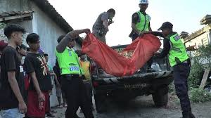 Maybe you would like to learn more about one of these? Diduga Mabuk Pengamen Di Kendal Tewas Akibat Tidur Tiduran Di Rel Kereta Bagian 1