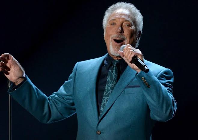 Tom Jones Postpones U.S. Tour After Receiving 'Medical Advice'