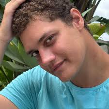 ADIVINHEM O QUE ESTÁ VINDO? A editora Benvirá anunciou o lançamento dos  dois livros extras da nossa série favorita! O lançamento oficial não foi  confirmado e nem os títulos traduzidos. Mas em