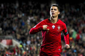 Decouvrir le portugal 2020 maillot domicile de nike, porté en la euro 2020. Qualifications Euro 2020 Le Portugal Doit Valider Son Ticket Sport Fr En 2020 Ronaldo Cristiano Ronaldo Football