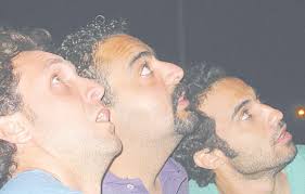 نعم بنات العم وبنات الخال وأولاد العم وأولاد الخال كلهم من الرحم، لكن من الرحم غير القريب، أقرب منهم الأعمام والأخوال والإخوة والأخوات، هم من الأقارب البعيدين بعض البعد، فإذا استطاع أن يصلهما بالمواساة بالمال فليفعل، وإلا فليصلهما بالكلام الطيب والفعل. Ø¬Ø±ÙŠØ¯Ø© Ø§Ù„Ø¬Ø±ÙŠØ¯Ø© Ø§Ù„ÙƒÙˆÙŠØªÙŠØ© ÙÙ‡Ù…ÙŠ ÙˆØ´ÙŠÙƒÙˆ ÙˆÙ…Ø§Ø¬Ø¯ ÙÙŠ Ø¨Ù†Ø§Øª Ø§Ù„Ø¹Ù…