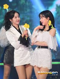 Eunha yuju sinb umji gfriend (en hangul, 여자. Weareoneidols Sinb And Eunha Bein Cuties Sinb Eunha Gfriend Yeogachingu Kpop Girlgroup Music