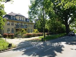 Der festplatz mit schaustellergeschäften befindet sich auf der parchimer allee, nahe der fulhamer allee. Mohriner Allee In 12347 Berlin Britz