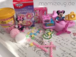 Also, paired with delicious sponge and filling options, this cake is all set to cater to your sweet tooth. Geburtstagstorte Fur Kinder Minnie Mouse Schokoladentorte