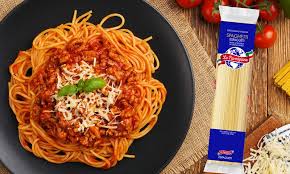 Yo utilizo la carne 90/10, esto significa que tiene 90% carne y 10% grasa. Spaghetti Con Carne Molida En Salsa Roja