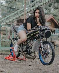 Cewek jilbab naik ninja rr superkips dan super manis. Modifikasi Ninja Rr Model Cewek Sexy