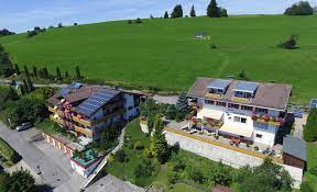 Im haus panorama profitieren sie kostenfrei von leihfahrrädern und wlan. Haus Panorama In Oy Mittelberg 1x 6x Ferienwohnungen In Bester Panoramalage Im Allgau Haus Panorama