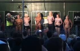 There's a ghost behind the gyaru. Wet Shirt Contest Part 2 2012 Biguz Net