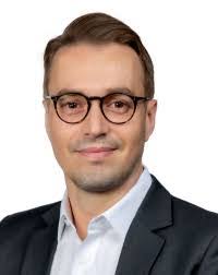 Charles Collett's Instagram, Twitter & Facebook