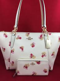 Darling vintage 1960s embroidered linen purse with colorful flowers, birds and paisley flourishes. 25 Our Floral Collection Ideas Floral Handbags Coach Coach Floral