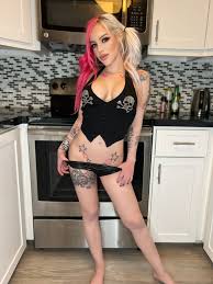 Avery on X: follow the trail of stars to get to the prize 😈  t.coS182Lj5DGk t.coBkYvbpLejs  X