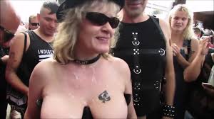 Folsom Street Public Handjob - EPORNER