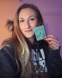 I am looking for the MTG communities help in building my new commander  deck! I am finally getting around to building my Tuvasa the Sunlit EDH  deck! I used to play boggles