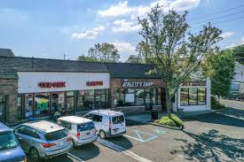 We're putting fresh forward this spring with two exciting new dishes and the return of four cactus fan favourites! 206 216 Glen Cove Ave Glen Cove Ny 11542 For Lease Cityfeet Com