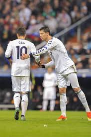 Mesut özil başka oyuncu ile karşılaştır. Byejpap7utv2 M