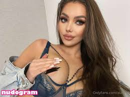 Aurelia  aurolka Гола изтичане OnlyFans снимка 11 - Nudogram v2.1