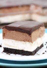 Easy No Bake Nutella Cheesecake Bars Quick And Perfectly Creamy Cream Cheese And Nutella Dessert With Oreo Ba Easy Desserts Nutella Cheesecake Bars Desserts