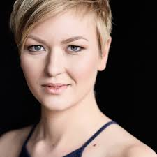 Caroline Gauthier's Instagram, Twitter & Facebook