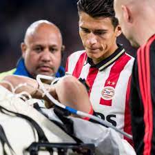 Hector moreno injured another player in the match between psv and heracles. Psv S Hector Moreno Apologises For Luke Shaw Tackle