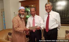 Seramai 222 orang dari 222 ahli dewan telah mengangkat sumpah jawatan. Mp Bukit Gantang Mp Sri Aman Nafi Sokong Dr M Sabah Post