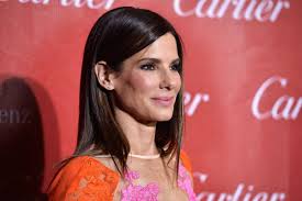 In january 2021, an online advertisement featured a photograph of hollywood actors sandra bullock and keanu reeves and appeared to claim that reeves was bullock's son. She S Not Particularly Attractive And Other Reasons Sandra Bullock Should Never Have Googled Herself The Independent The Independent