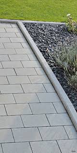 Die grenze sollte mindestens 2 cm über bodenniveau liegen. Leistensteine Aus Beton Jetzt Im Gebhardt Onlineshop Kaufen Gebhardt Bauzentrum