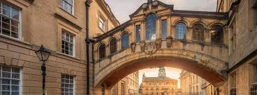 L'anglais est une langue germanique, comprenant une large part d'emprunts à d'autres langues, en particulier le français. Sejour Linguistique Anglais A Oxford Pour Etudiants Et Adultes