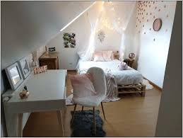 Chambre Grise Blanche Avec Deco Rose Gold Pour Ado Fille En 2020 Chambre Grise Et Blanche Chambre Ado Gris Et Rose Chambre Grise
