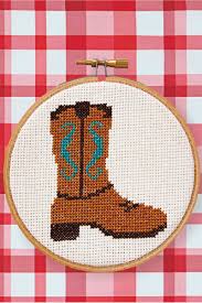 Come vi ho già detto, ho avuto dei seri problemi con internet, che non potevo collegarmi al pc, così nel frattempo. Country Living S Free Cross Stitch Patterns Cross Stitch Freebies Cross Stitch Cross Stitch Patterns