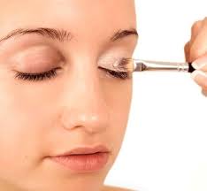 Step By Step Eye Makeup Photo Tutorial Lovetoknow Eye Makeup Tips Best Eyeshadow Primer Makeup For Teens
