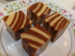 Mixer cream cheese dan susu cair atau susu segar sehingga kembang. Azie Kitchen Puding Batik Mudah Dan Sedap Diy Food Recipes Food Recipes