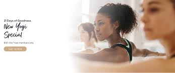 Happy 12 days of Giveaways! ✨🎄Today, we're giving away the Go-Getter Tote  in Chestnut to you & a friend! ✨To enter is easy! Tag a friend in the  comments! Multiple entries are