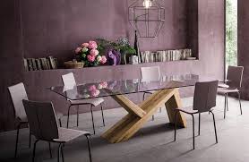 Un tavolo è un arredo importante e come tale non può essere collocato da solo, la sua immagine e la sua funzionalità trovano completezza solo grazie ad un perfetto abbinamento con le sedie. Tavoli E Sedie Gambassi Terme Cieffe Arredamenti