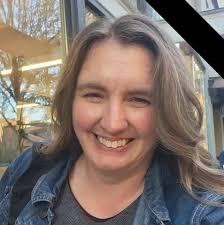 Should I be concerned about running into bears while hiking with my dog  along the Oregon coast?