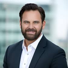 Excited to share that I've officially joined TEKsystems as part of the  staffing and recruiting team in the Oakbrook office! I was drawn to the  strong culture, supportive team, and the chance