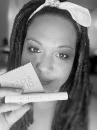 🎄❤️ 12 𝔻𝕒𝕪𝕤 𝕠𝕗 𝔾𝕚𝕧𝕚𝕟𝕘 ❤️🎄 ➖Day 5️⃣➖ *our last day😭* 🎁  Today's Giveaway: Seint Ivory Clutch (not available for purchase, holds 9  large tins or 18 small too), My fav Oliveda