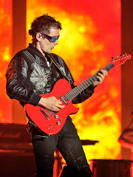 Muse released their debut album, showbiz, in 1999, showcasing bellamy's falsetto and a melancholic alternative rock style. Muse Matt Bellamy Guitar Bottlerock 2018 Muse Band Matthew Bellamy Muse