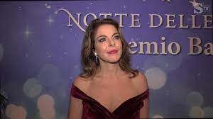 Check out the latest pictures, photos and images of claudia gerini from 2020. A Claudia Gerini Il Premio Bacco 2020 Dai Critici Italiani Al Festival Di Berlino Flipboard