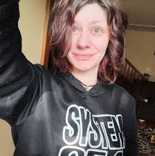 Found this in Lake MI around Petoskey. Any idea what type of rock?