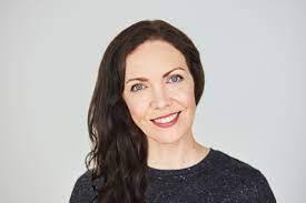 Jennie Nixon's Instagram, Twitter & Facebook