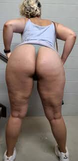 Vacant mature ass pics - TheMaturePornPics.com